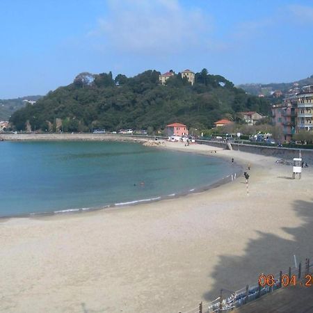 Affittacamere "In Piazzetta Da Vasco" Леричи Экстерьер фото