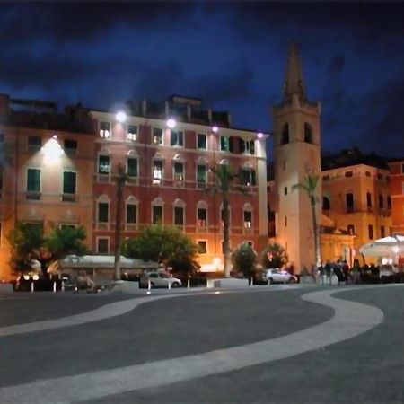 Affittacamere "In Piazzetta Da Vasco" Леричи Экстерьер фото