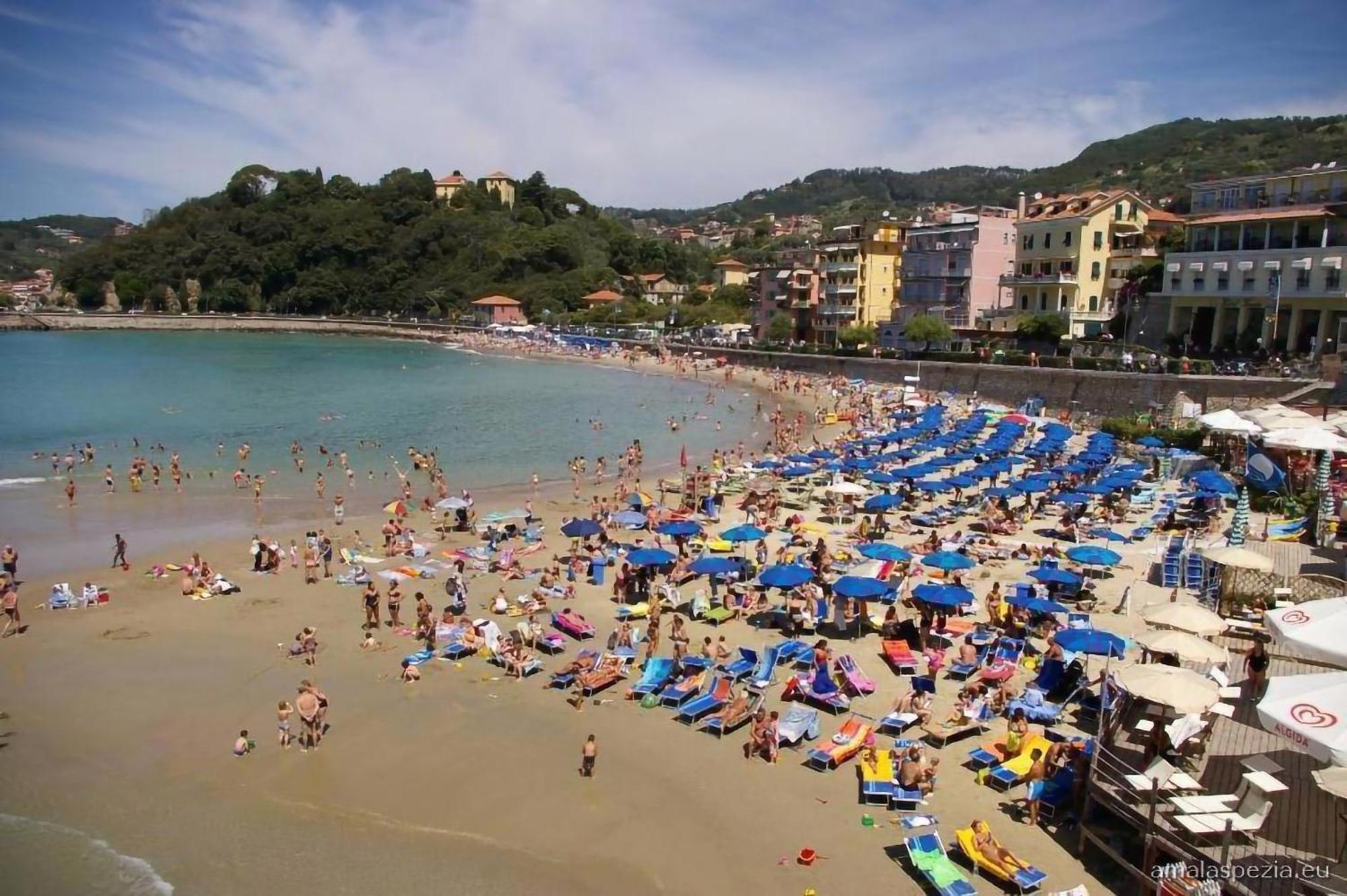 Affittacamere "In Piazzetta Da Vasco" Леричи Экстерьер фото